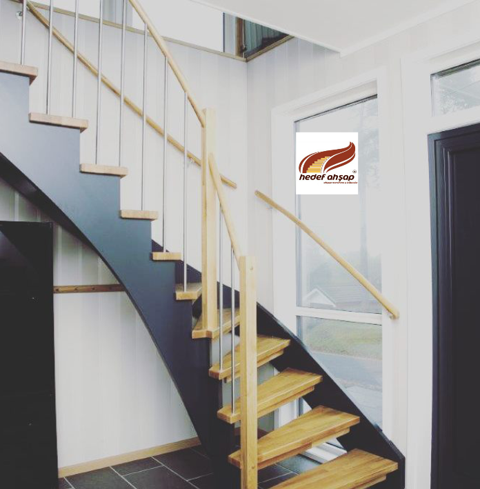 Ahşap Taşıyıcı Merdiven