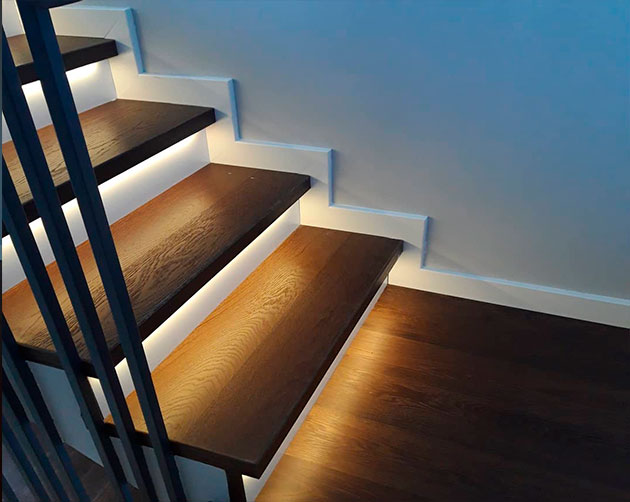 Ledli Ahşap Merdiven